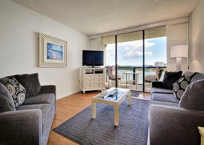 Apartment 440 West 1005n Private Balcony With Water View 23095