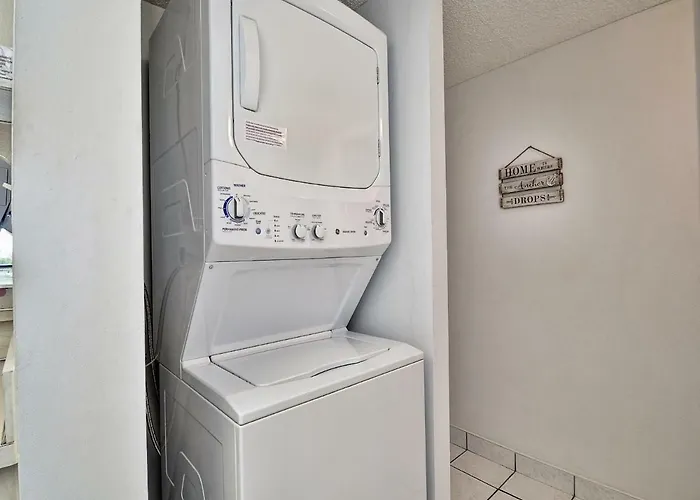 Apartment 440 West 1005n Private Balcony With Water View 23095