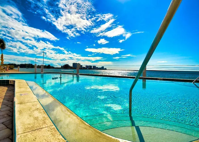 Apartment 440 West 1005n Private Balcony With Water View 23095 *